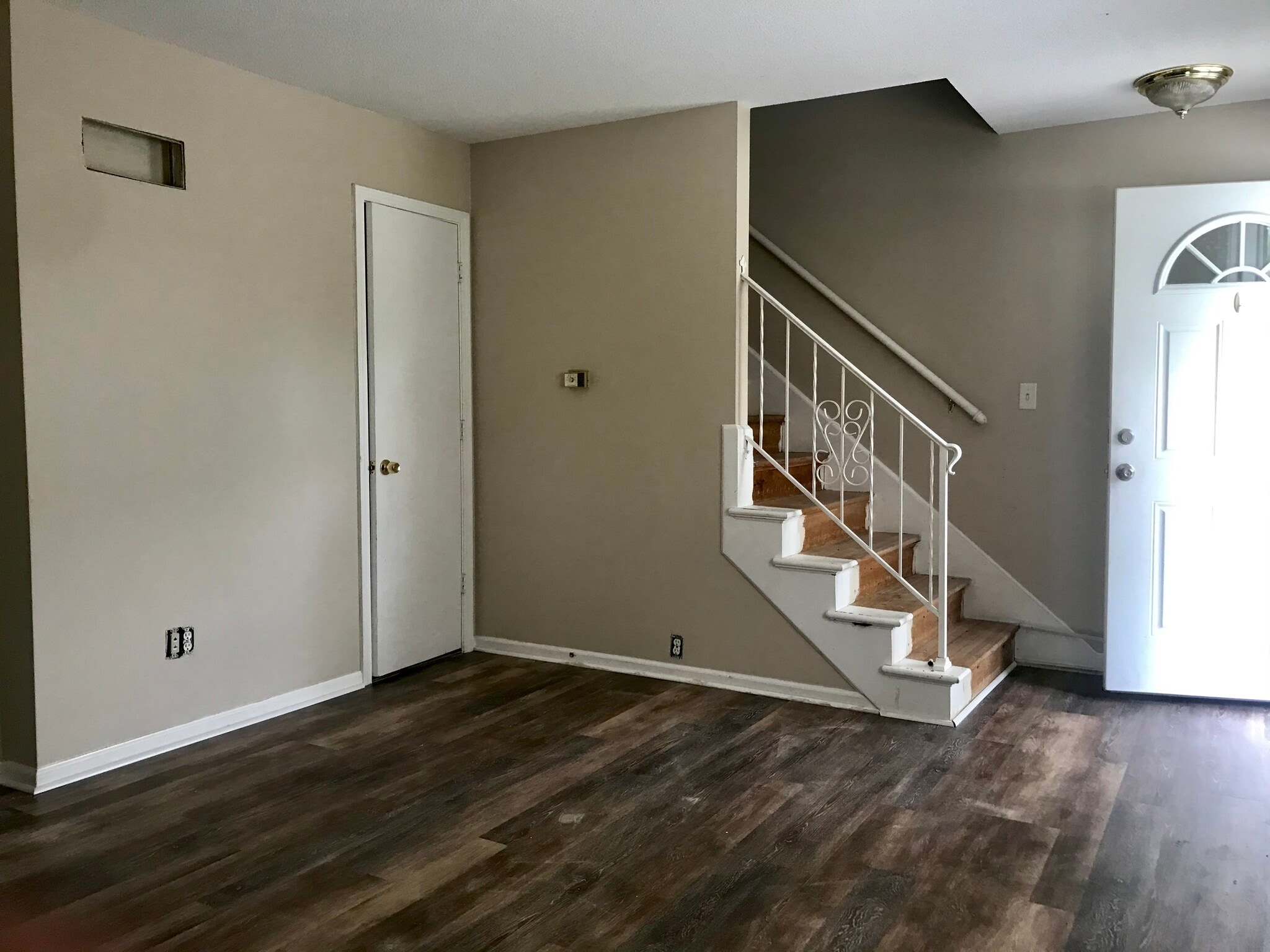 Building Photo - 8732 W 70th St