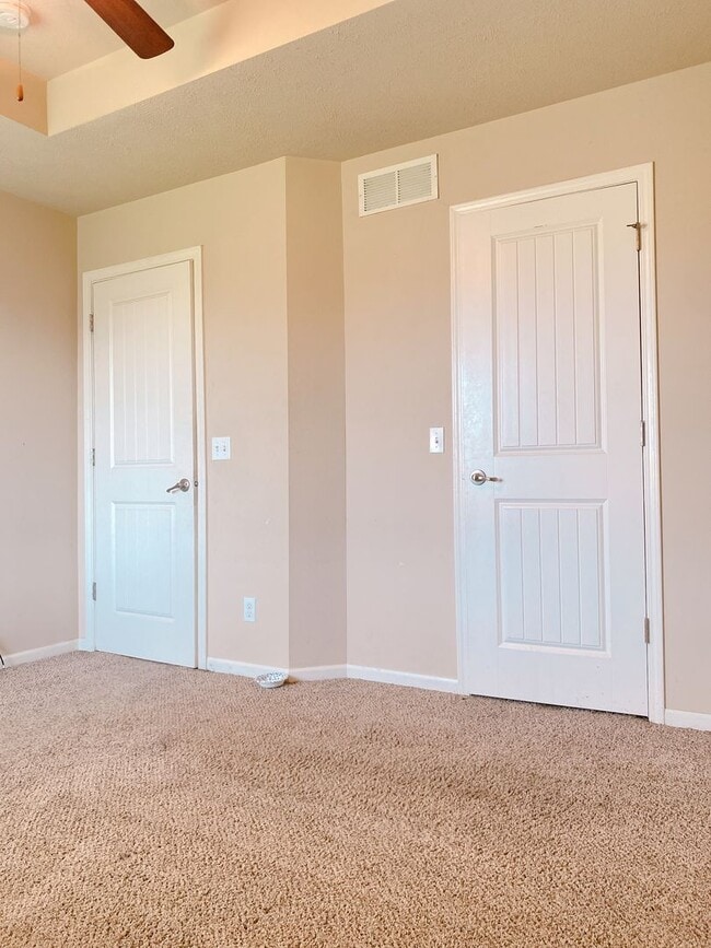 Building Photo - Beautiful 3 bed 2 bath house $1995, Glenmo...