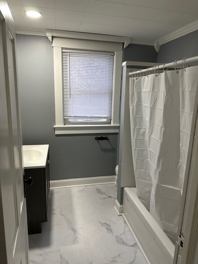 Building Photo - Charming Completely Remodeled Home!