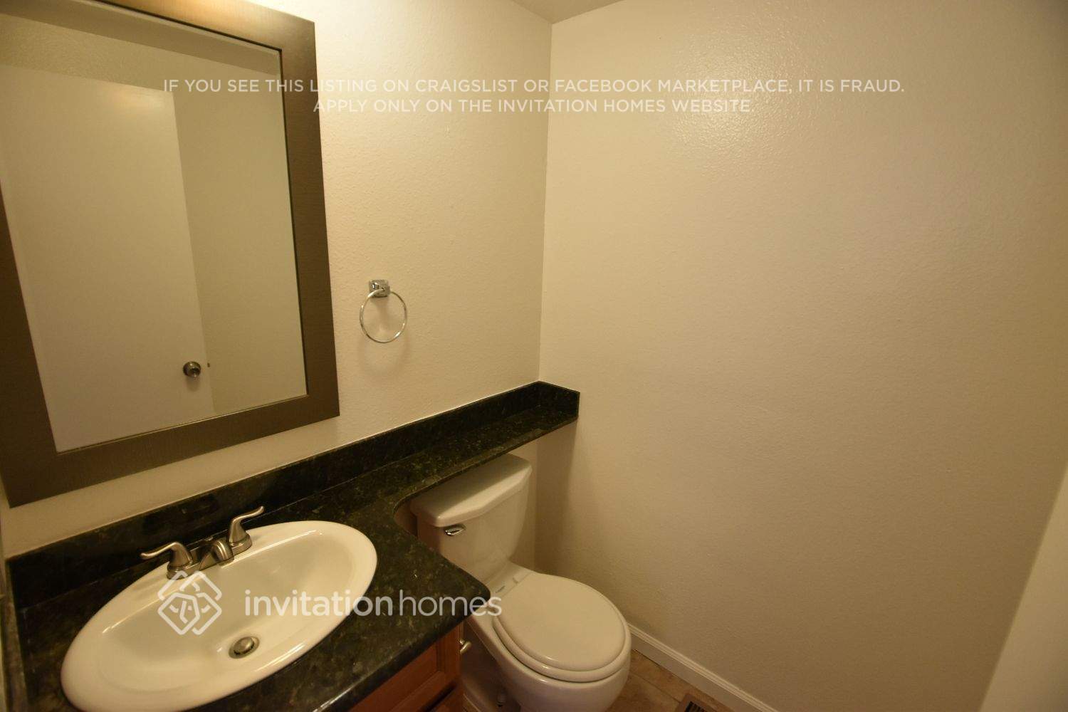 Building Photo - 518 Woodlark Dr