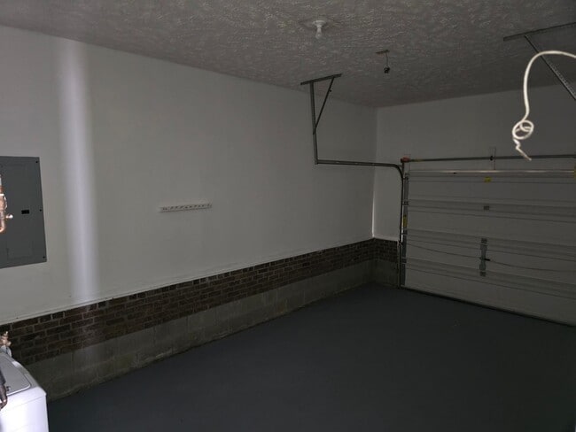 Building Photo - 1521 Kara Ct