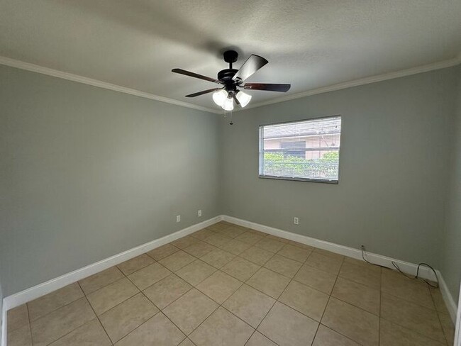 Building Photo - Beautiful Updated 3/2 Home in Winter Park!