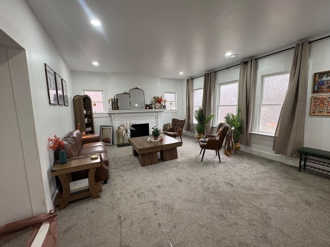 Building Photo - 3317 Webb St