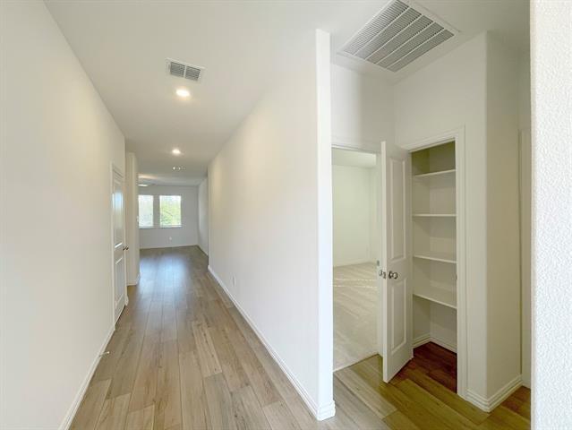 Building Photo - 510 Macdonald Wy