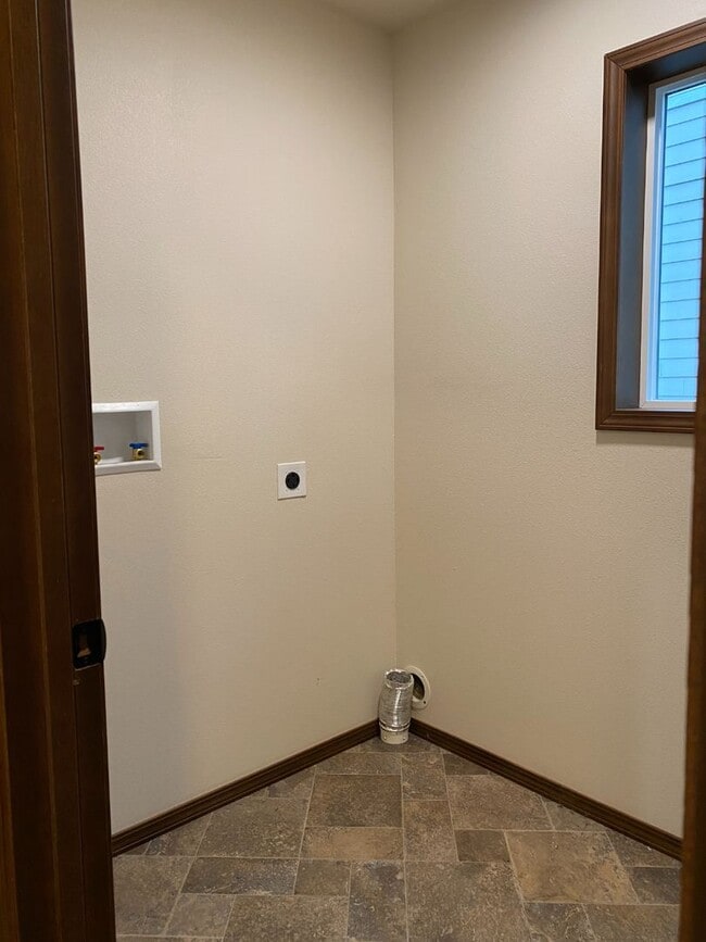 Building Photo - Second-Level Living