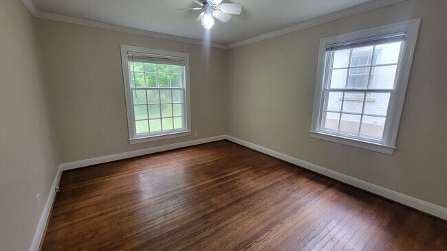 Building Photo - 3 Bedroom Close to Seneca Park