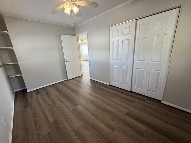 Building Photo - A MUST-SEE HOME IN SPRINGFIELD 2 BEDROOM 1 BATH GEM!