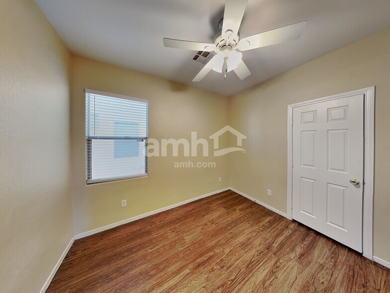 Building Photo - 3469 Chelsea Grove St