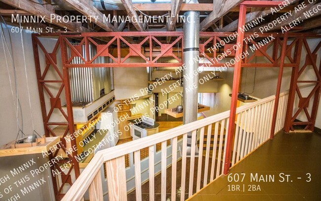 Building Photo - 607 Main St. #03