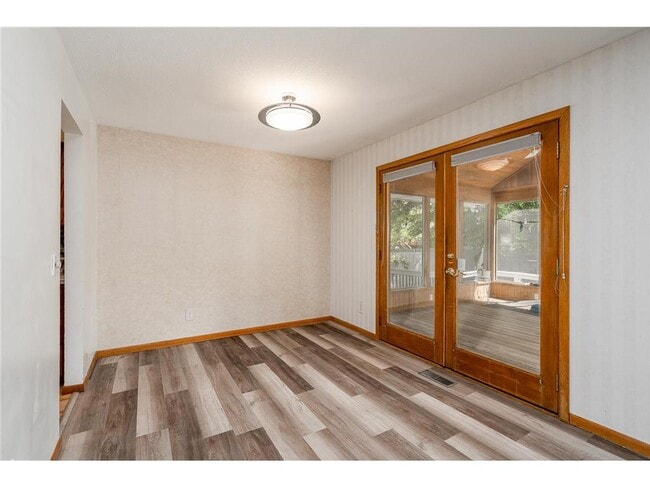 Building Photo - 3620 Saratoga Ln N