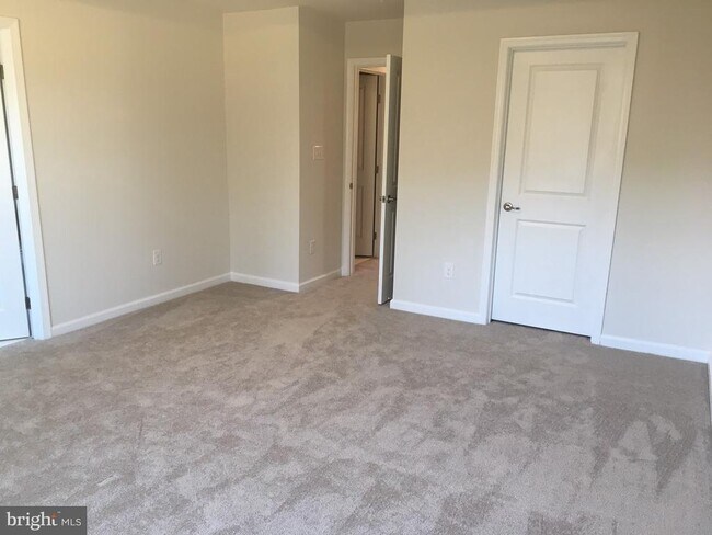 Building Photo - 172 Mulberry Dr