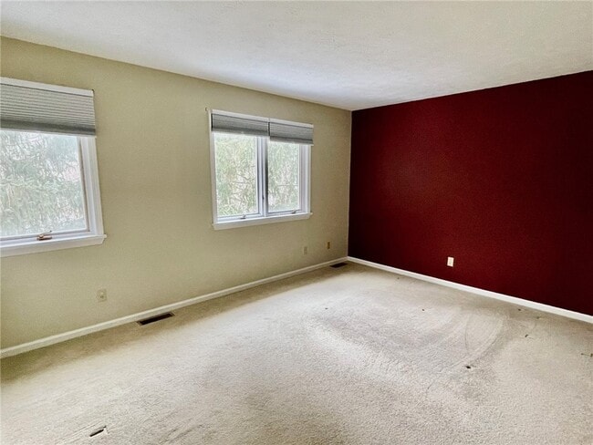 Building Photo - 48 Colonial Cir