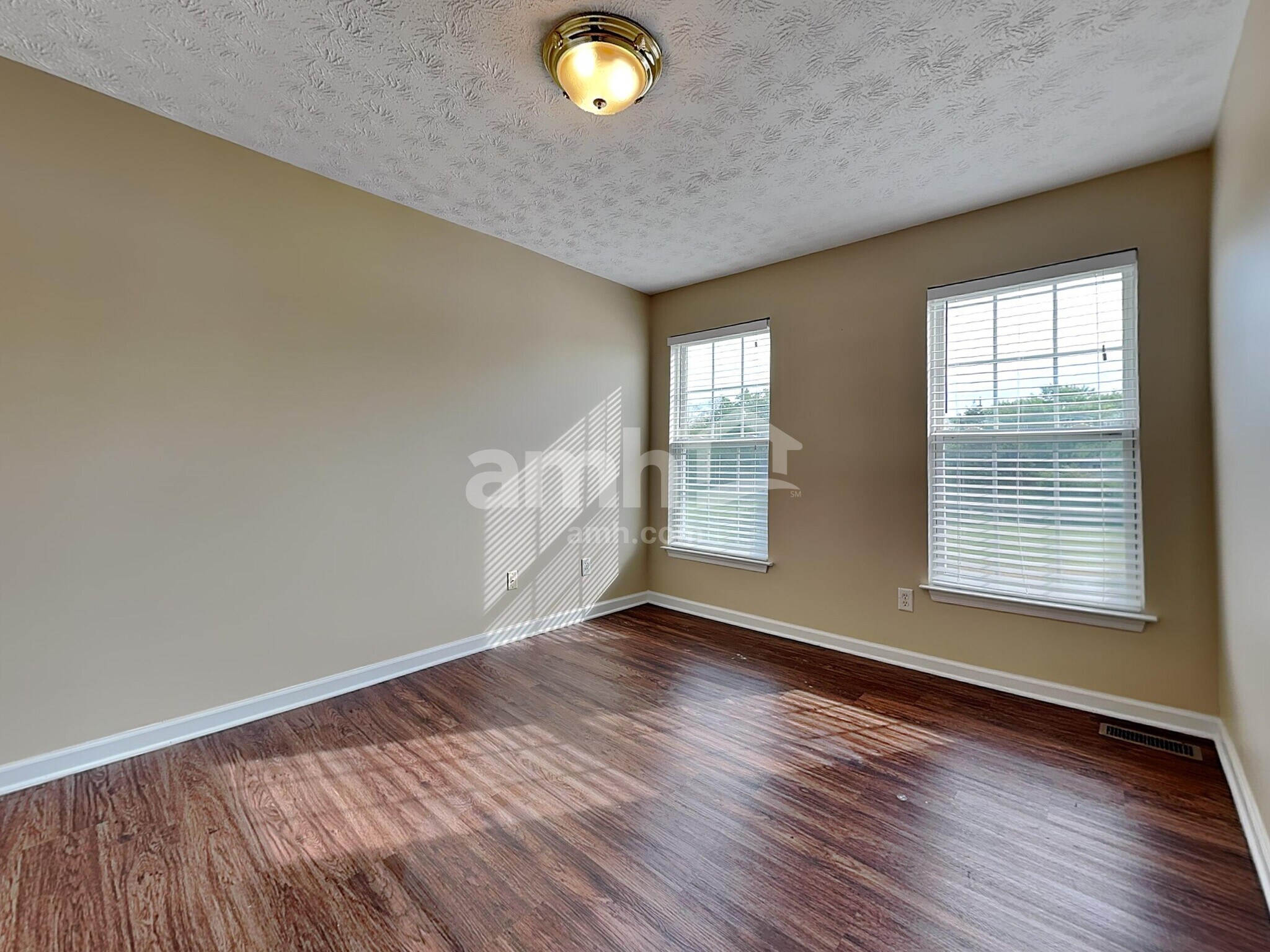 Building Photo - 10103 Edgerton Dr