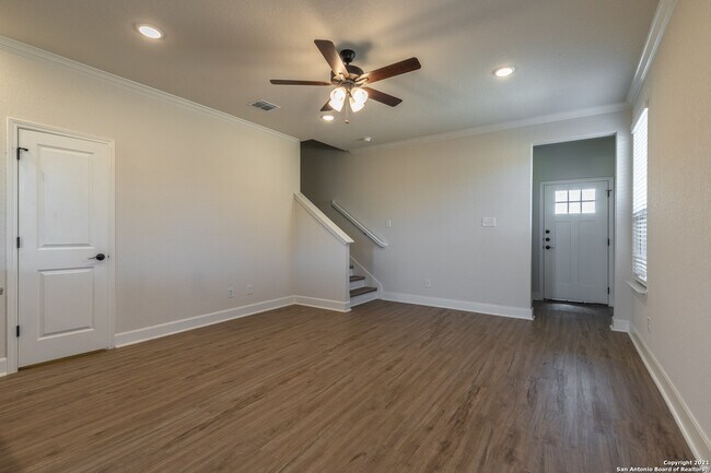 Building Photo - 10351 Lynwood Crk