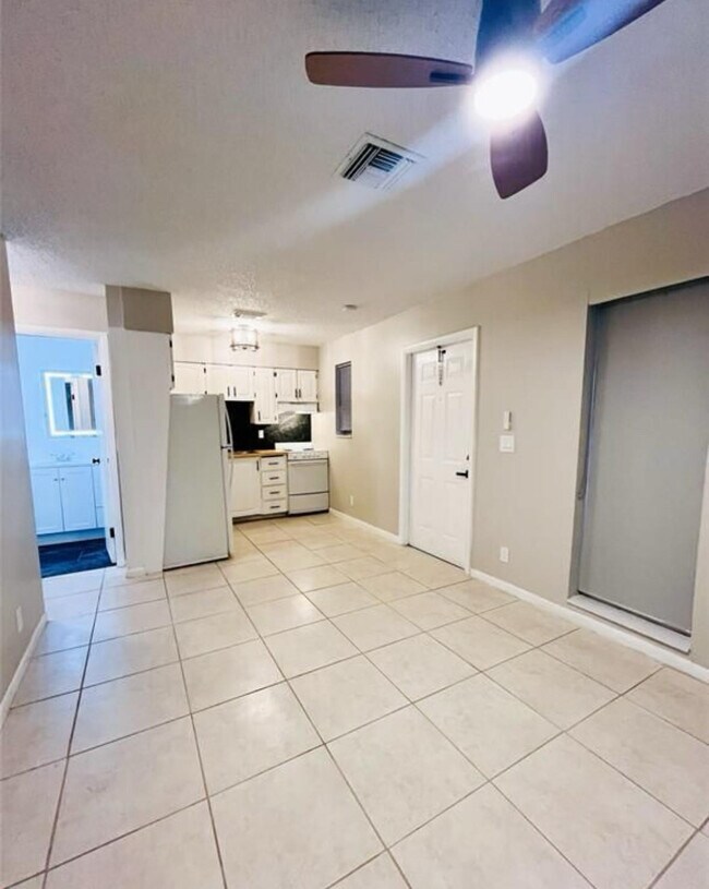 Building Photo - 47 SE 13th St