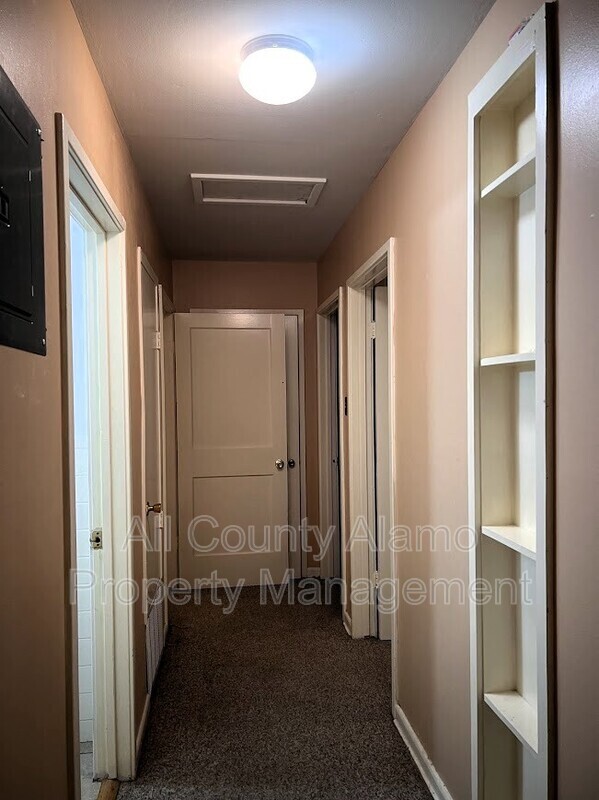 Building Photo - 301 Aero Ave