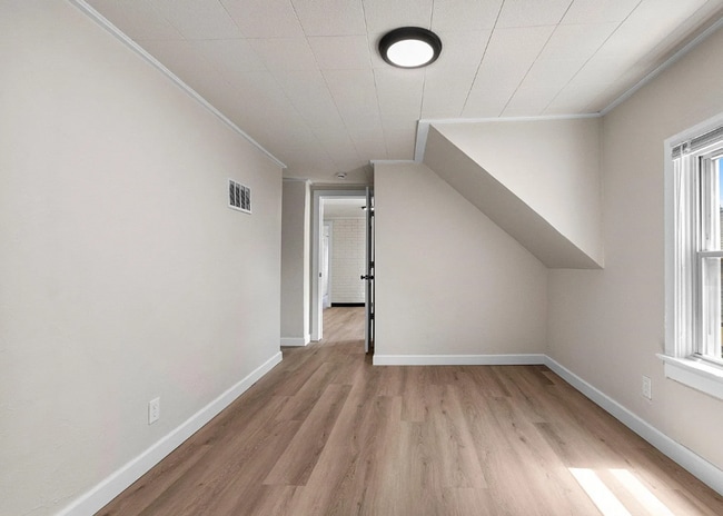 Building Photo - 4 Bedroom Single Family Home Available - G...