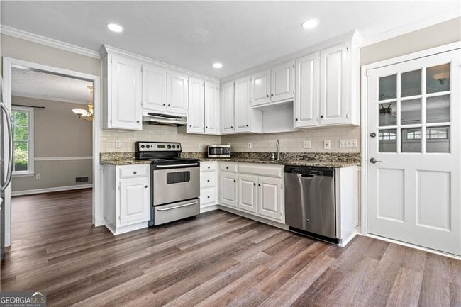 Building Photo - 4752 Forest Glen Ct NE