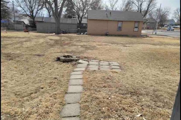 Building Photo - 407 E 13th St