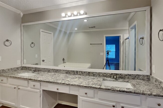 Building Photo - 1014 Cheyenne Meadows Dr