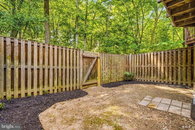 Building Photo - 6088 Heatherwood Dr