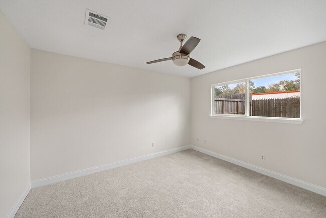 Building Photo - 15034 Rose Valley Dr