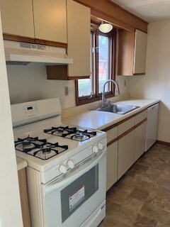 Building Photo - 26 Briarwood Rd