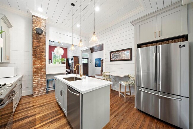 Building Photo - 2019 Crockett St