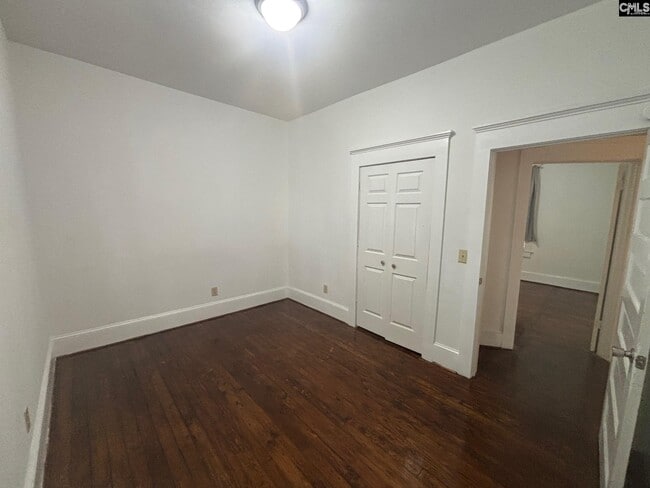 Building Photo - 3121 Rosewood Dr