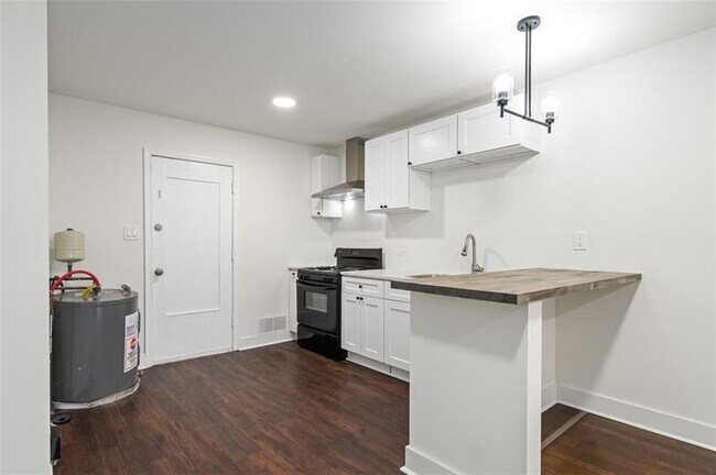 Building Photo - 1437 Vesta Ave