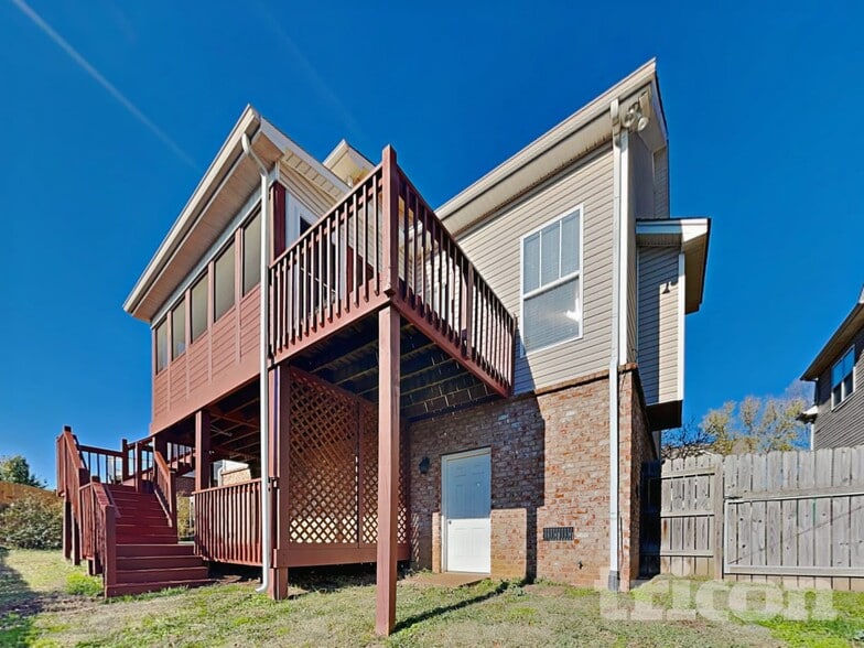 Building Photo - 1638 Zurich Dr