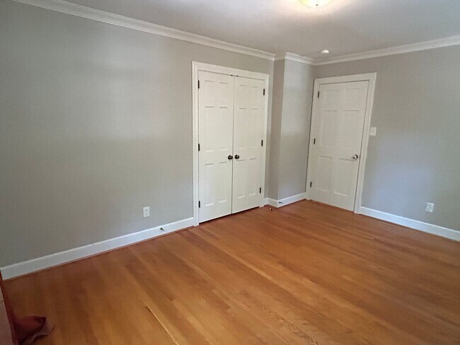 Building Photo - 5 Bed | 3.5 Bath House in Raleigh