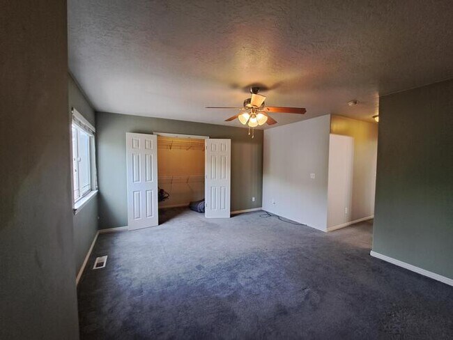 Building Photo - 7398 N Ute Dr