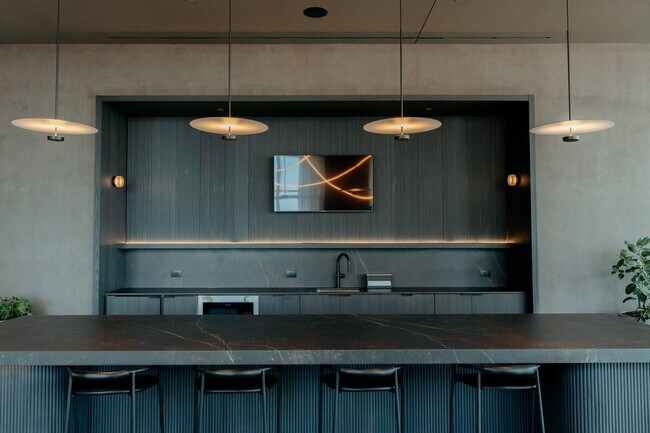 Building Photo - 755 S Clark St