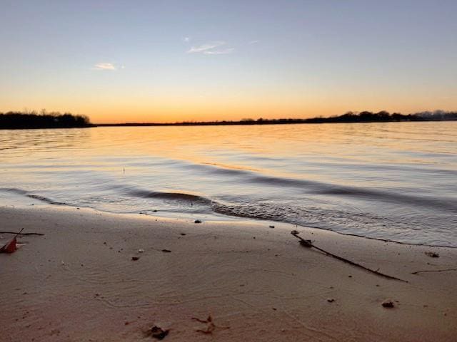 Building Photo - 720 Lakeshore Dr