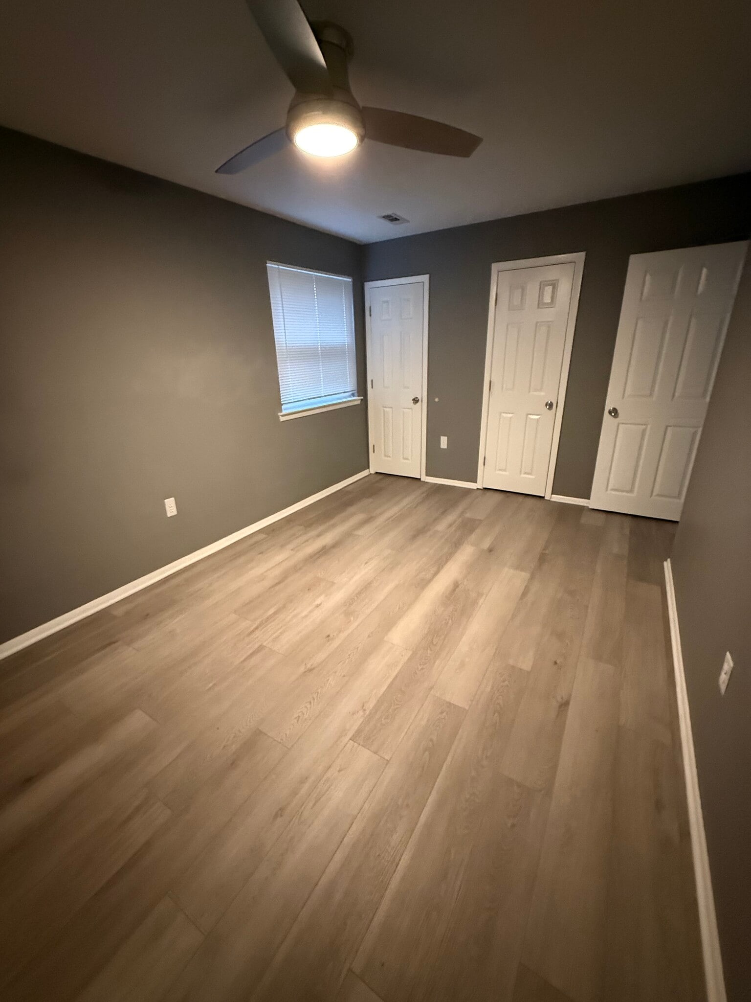 Building Photo - 3721 Ronnald Dr