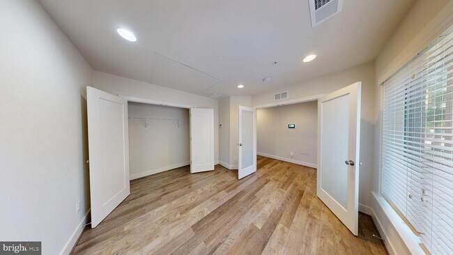 Building Photo - 10366 Jacobsen St