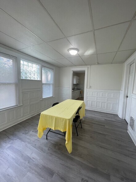 Building Photo - 1072 Ellicott St