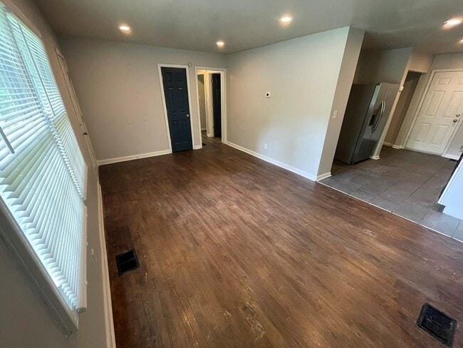 Building Photo - 1642 Mary George Ave NW