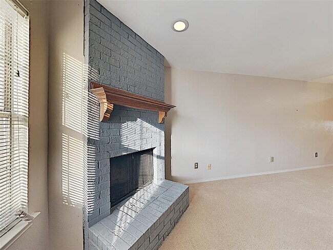 Building Photo - 121 Graystone Pl