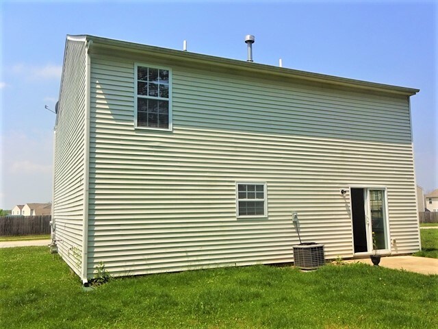 Building Photo - 3345 Grove Berry Ln