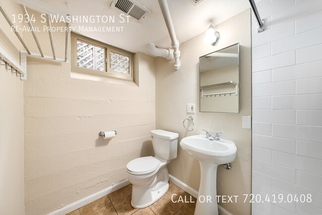 Building Photo - 1934 S Washington St