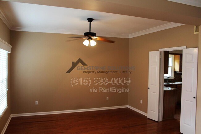 Building Photo - 430 Maplegrove Dr