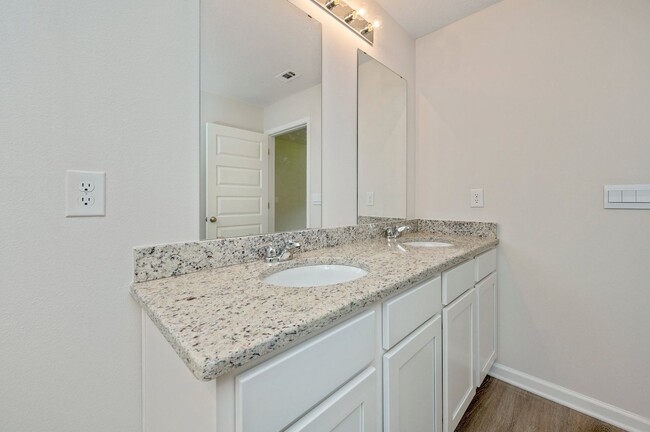 Building Photo - Home in Redstone Commons