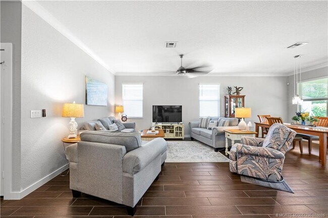 Building Photo - 7461 SW Harbor Cove Dr