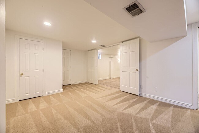 Building Photo - Spacious Home w/Large Backyard Only Blocks...