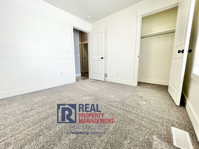 Building Photo - "AMAZING NEW HOME FOR RENT" 3 Bed 2 Bath - 2 Car Garage
