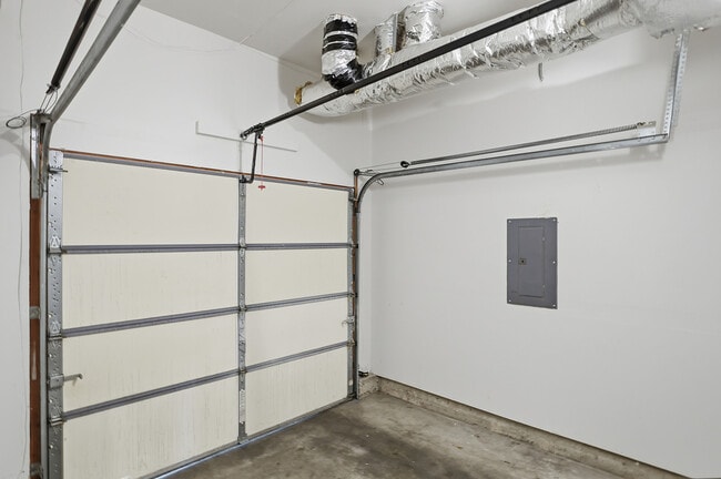 Building Photo - 619 Federal Ave E