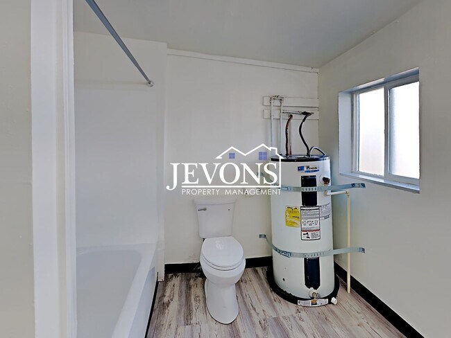 Building Photo - 20 S Fair Ave