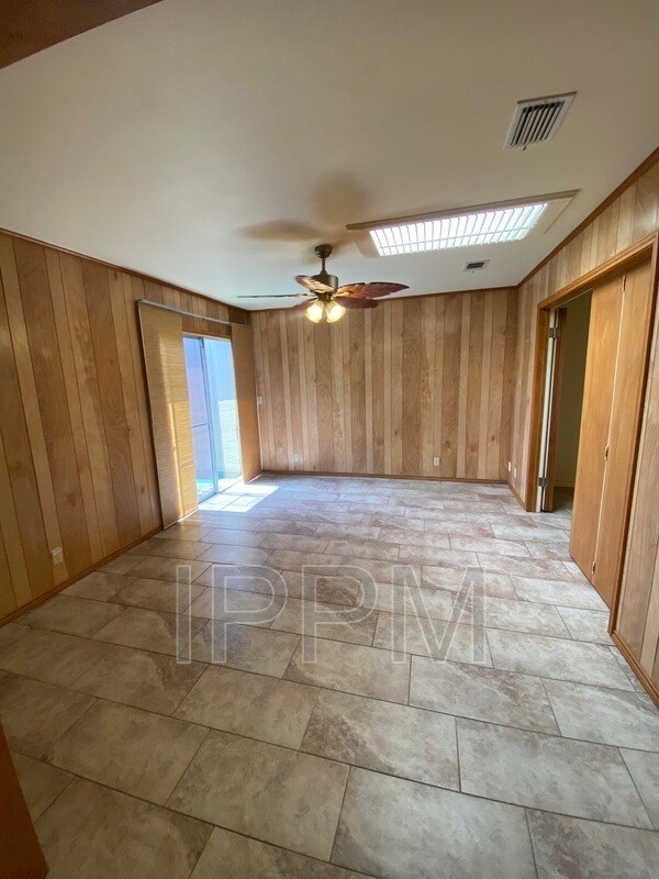 Building Photo - 1710 Palm Valley Dr W